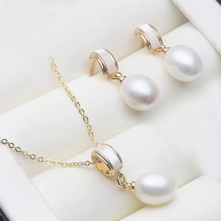 Pearl Necklace & Earrings