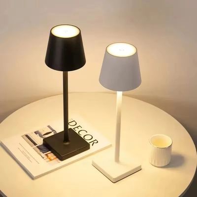 Cordless table lamp