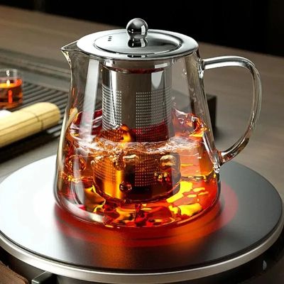 Glass teapot with infuser