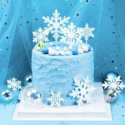 Snowflake cupcake toppers